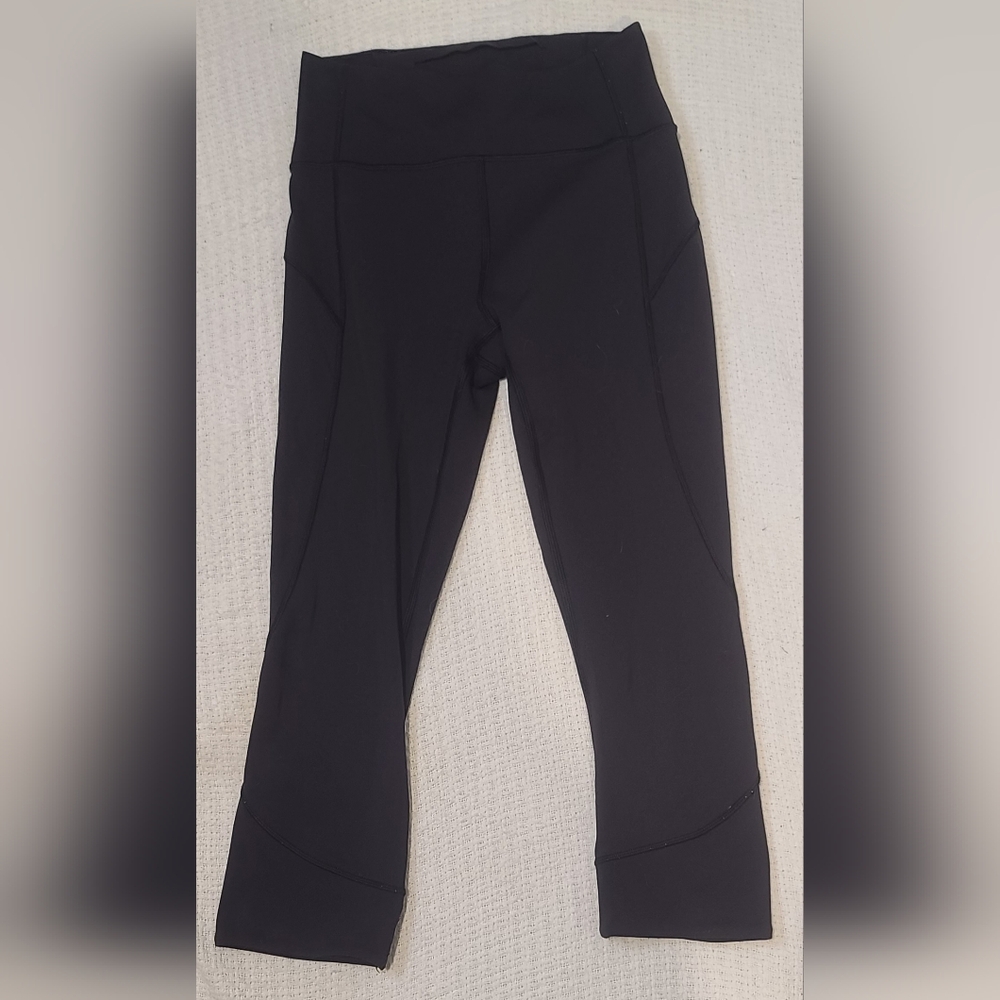 Lululemon capri workout activewear leggings black women's size 4